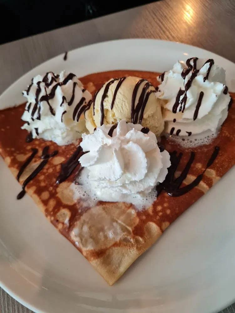 Crêpe Chocolat Et Crème Fouettée